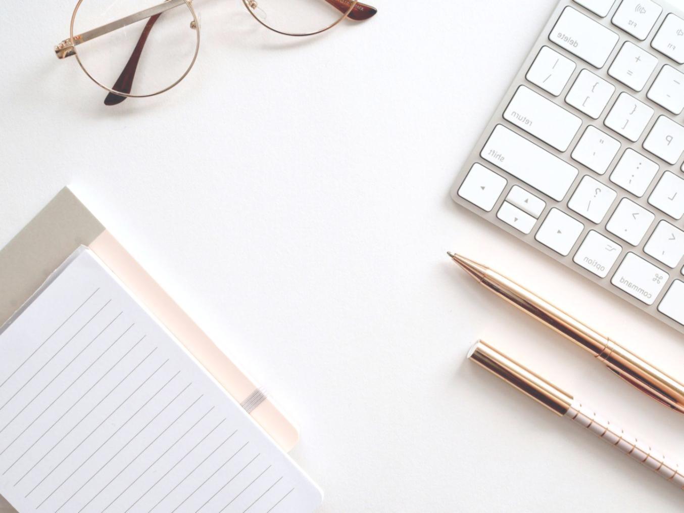 Espace de formation moderne équipé pour l'apprentissage des finances startup